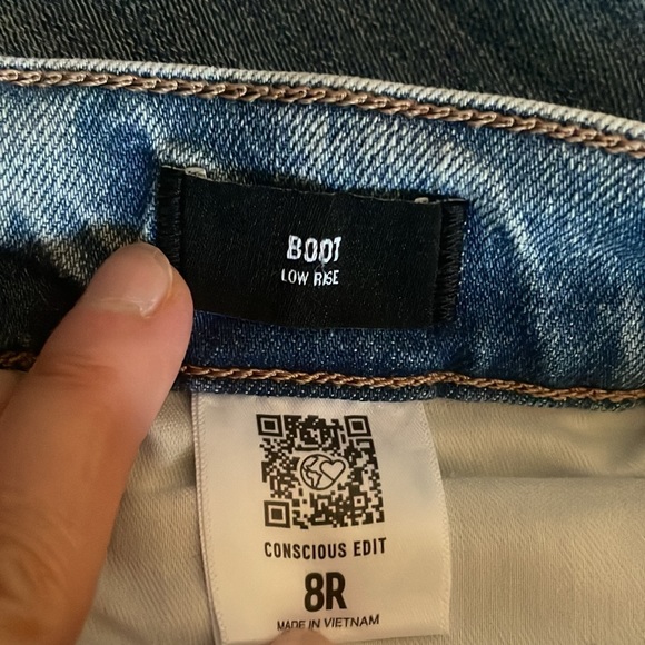 Express light was bootcut size 8R - Picture 3 of 3